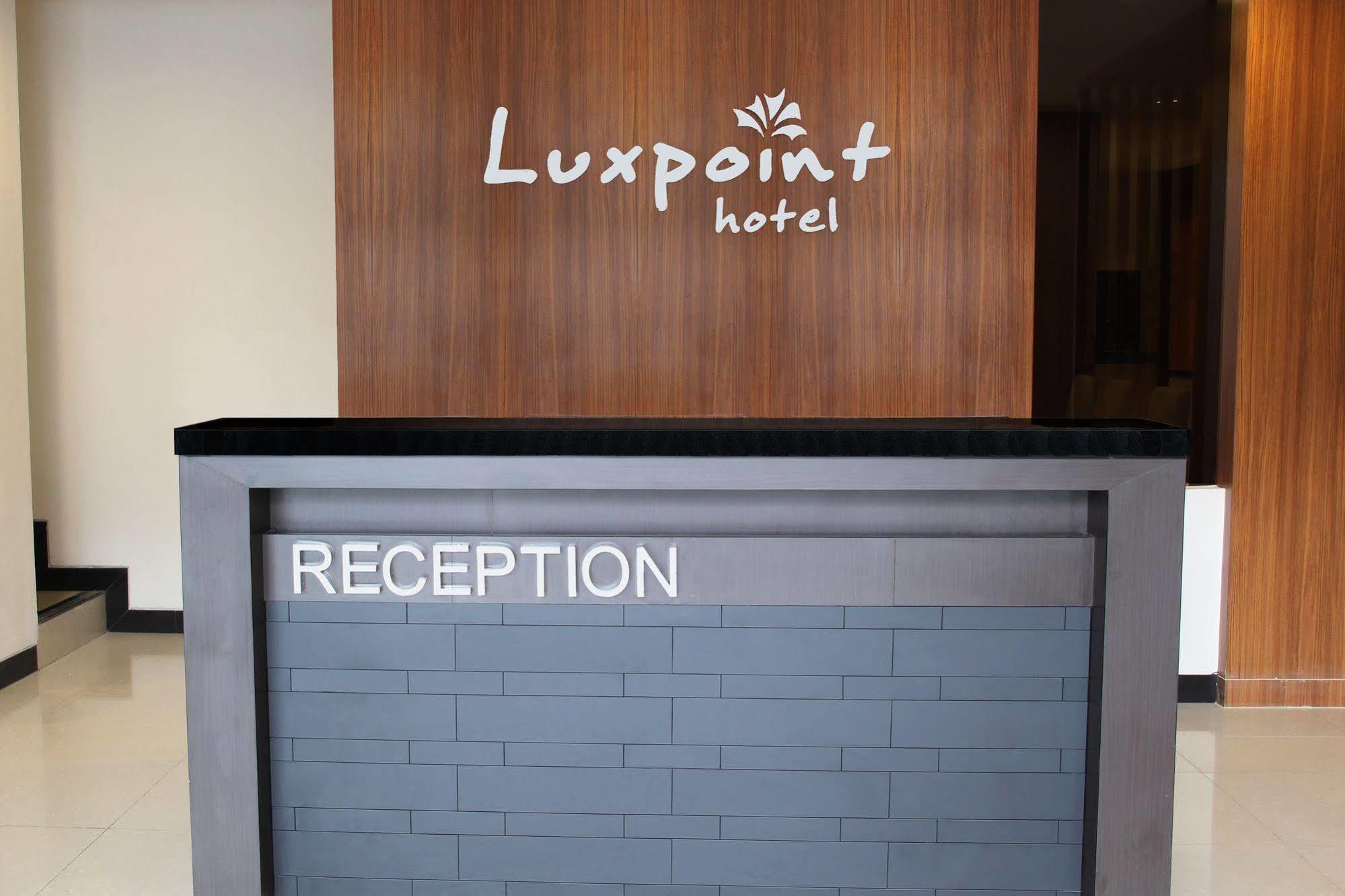Luxpoint Hotel Baratajaya Surabaya Eksteriør billede