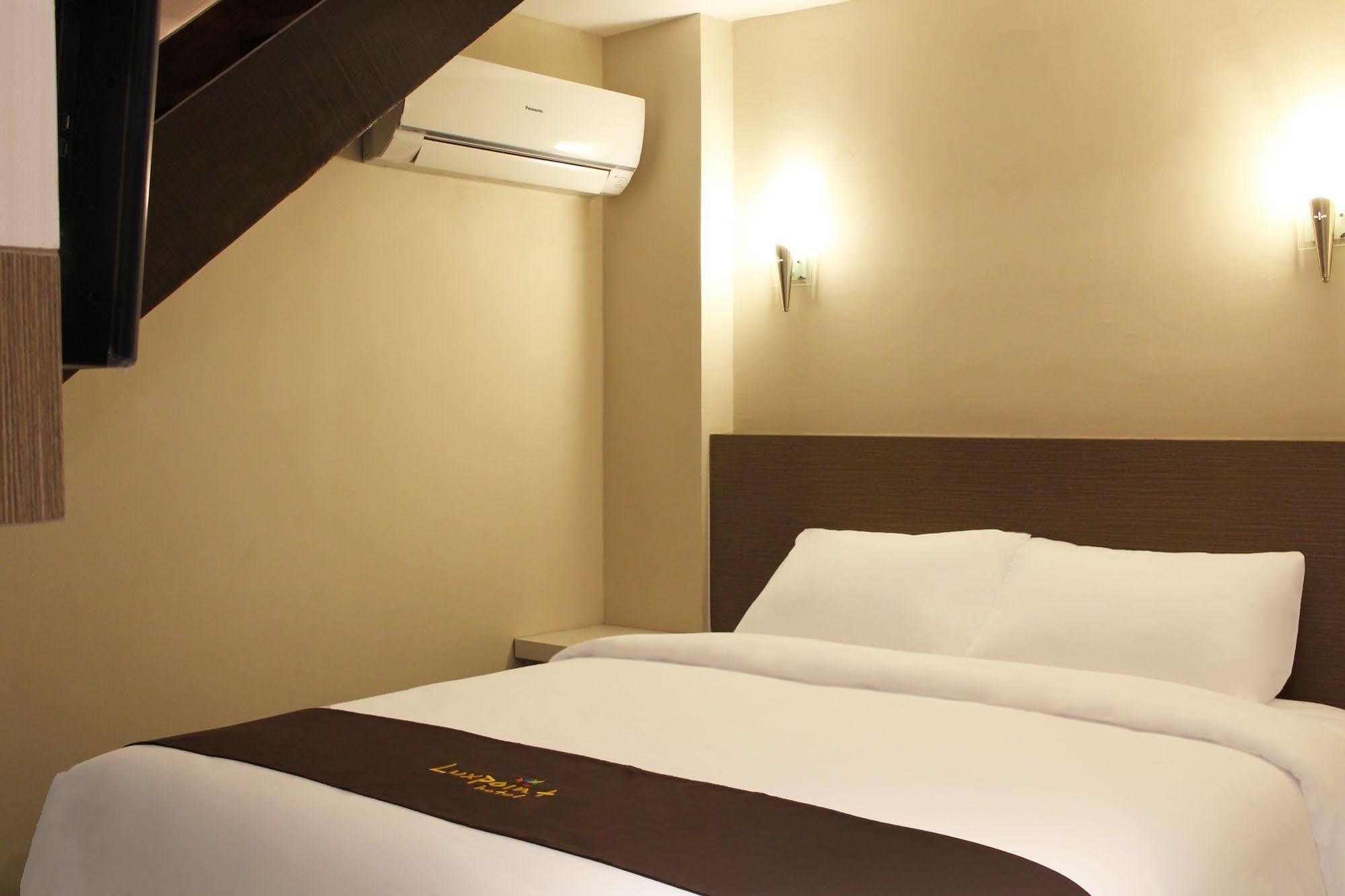 Luxpoint Hotel Baratajaya Surabaya Eksteriør billede