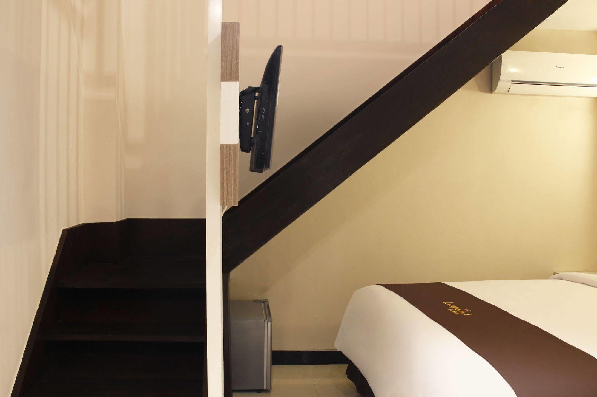 Luxpoint Hotel Baratajaya Surabaya Eksteriør billede