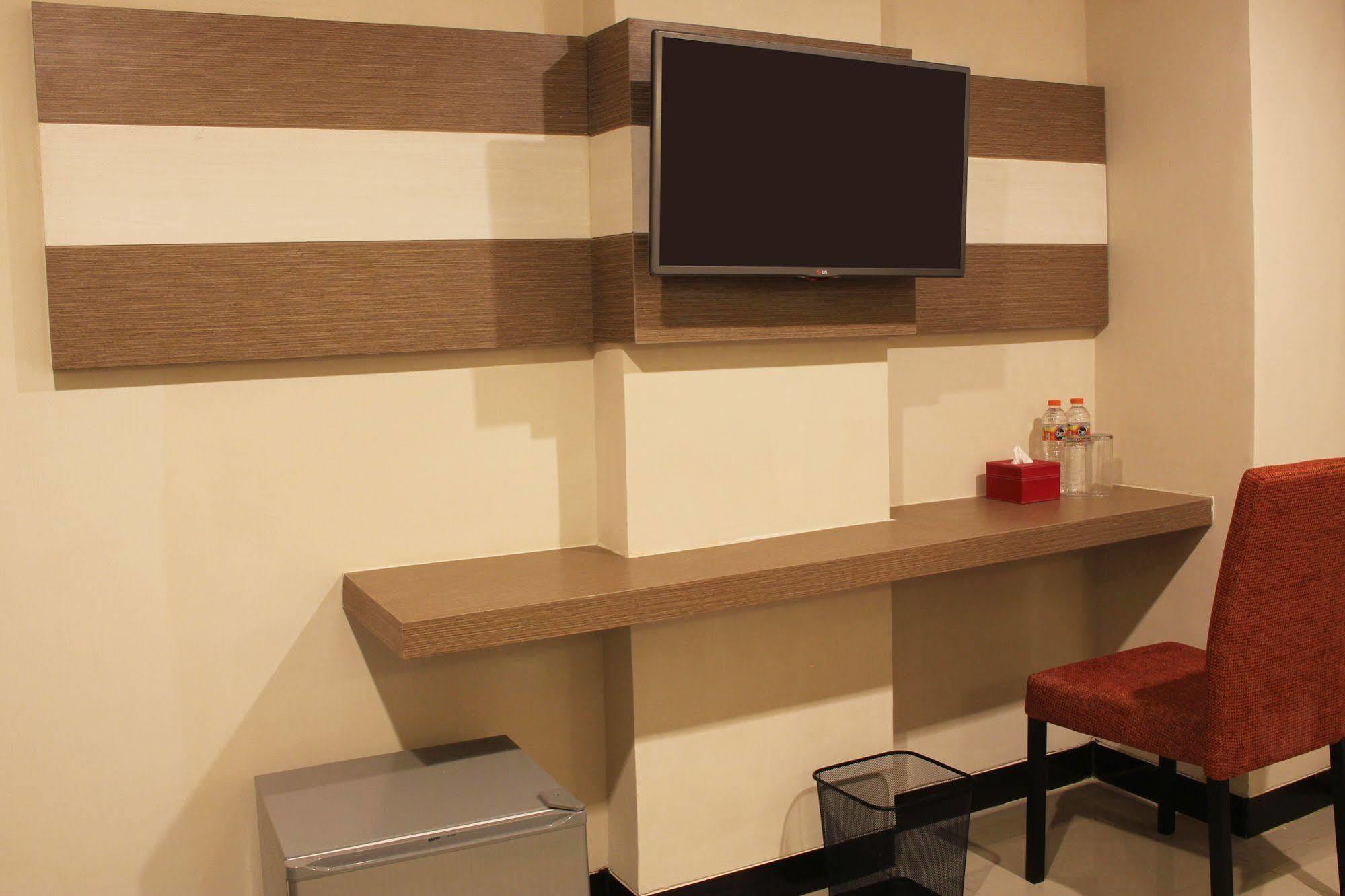 Luxpoint Hotel Baratajaya Surabaya Eksteriør billede